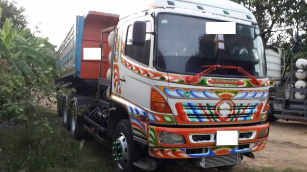 ขายดาวน์รถสิบล้อหัวลาก HIno MEGa FM 320 ปี50วาง เครื่องฮุนไดก๊าชแท้ 360 พร้อมหางเซมิดั้ม2 คาน แลบสีหัวมาใหม่สวยมากครับ