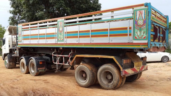 ขายดาวน์รถสิบล้อหัวลาก HIno MEGa FM 320 ปี50วาง เครื่องฮุนไดก๊าชแท้ 360 พร้อมหางเซมิดั้ม2 คาน แลบสีหัวมาใหม่สวยมากครับ