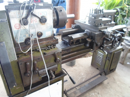 เครื่องกลึง  5 ฟุต 3 เพลา เกียร์บล็อก พร้อมใช้งานได้ทันที 69,000