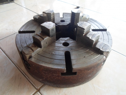 4 จับ แท่นกลึง ขนาด  12  นิ้ว พร้อมใช้ 4,000 จัดส่งให้พร้อม