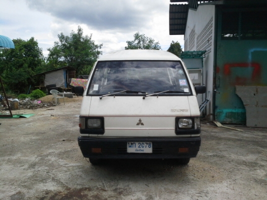 ขายทั้งคู่ครับ ไม่ขายคันเดียว มาเอาก่อนวันนี้ถึง15 มิถุนายน 57 เอาไปเลย 50,000  สุดๆ ใครเร็วใครได้ครับ หลังวันที่ 15 เก็บทำเองละครับ