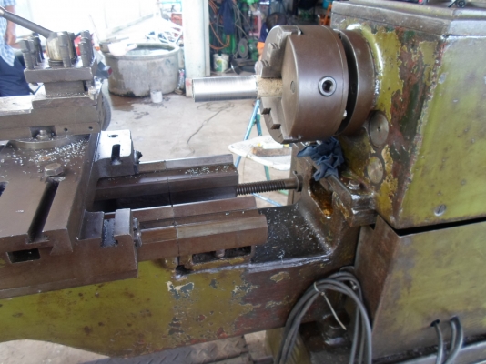 แท่นกลึง 5 ฟุต 3 เพลา เกียร์บล็อก รูเพลา 2 นิ้ว คอลึก 11  นิ้ว  69,000