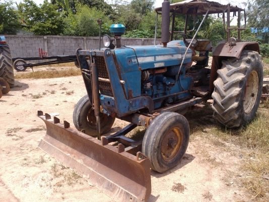 ขายรถไถฟอร์ด 5500 T1 อุปกรณ์ ครบ ขายรถไถฟอร์ด 5500 T1 อุปกรณ์ ครบ