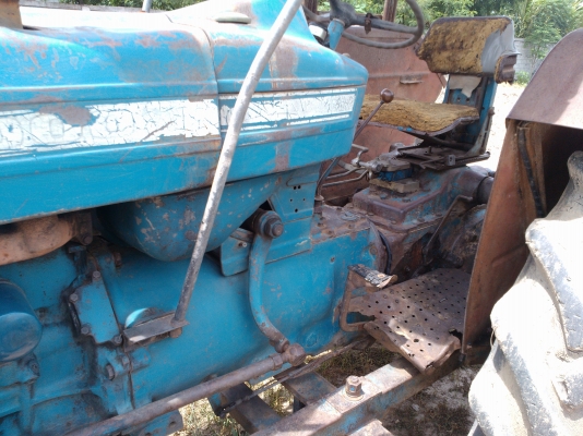 ขายรถไถฟอร์ด 5500 T1  อุปกรณ์ ครบ