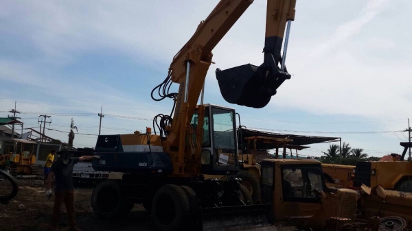 ขายรถขุดล้อยาง KOMATSU PW150 รถสวยพร้อมใช้ครับ