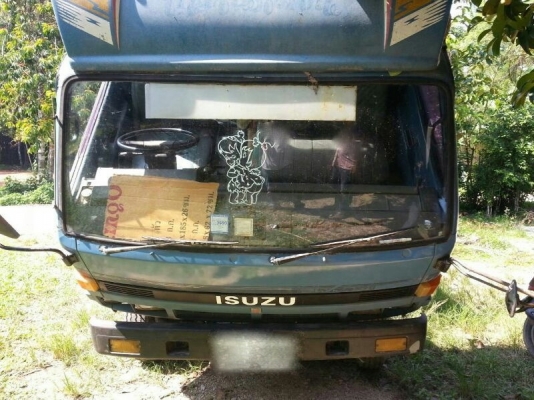 รถอีซูซุ 6 ล้อ รั้ว  ( ไม่ดั้ม ) NPR 115 แรงม้า. ปี 54   ( รถประกอบ )  สนใจติดต่อ 081 - 6079515