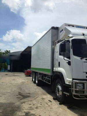 รถอีซุซุ 10 ล้อ ตู้เย็น 300 แรงม้า. ปี 52   สนใจติดต่อ 081 - 6079515