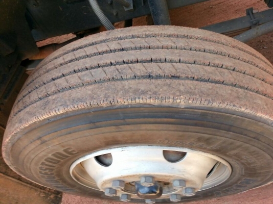 รถอีซุซุ 10 ล้อดั้ม 300 แรงม้า. ปี 53  ( ขายแม่ , ลูก )  , ( รถวิ่ง 3xx,xxx กม. )   สนใจติดต่อ 081 - 6079515