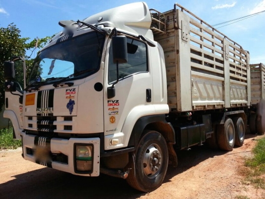 รถอีซุซุ 10 ล้อดั้ม 300 แรงม้า. ปี 53  ( ขายแม่ , ลูก )  , ( รถวิ่ง 3xx,xxx กม. )   สนใจติดต่อ 081 - 6079515