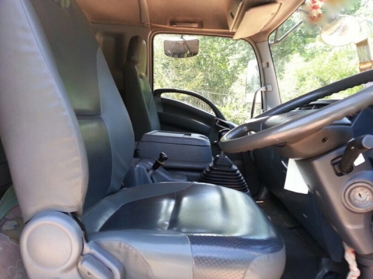 รถอีซุซุ 10 ล้อดั้ม 300 แรงม้า. ปี 53  ( ขายแม่ , ลูก )  , ( รถวิ่ง 3xx,xxx กม. )   สนใจติดต่อ 081 - 6079515