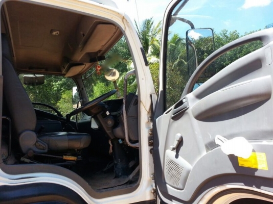 รถอีซุซุ 10 ล้อดั้ม 300 แรงม้า. ปี 53  ( ขายแม่ , ลูก )  , ( รถวิ่ง 3xx,xxx กม. )   สนใจติดต่อ 081 - 6079515