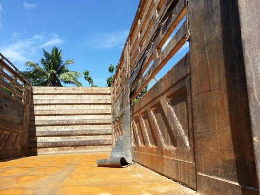 รถอีซุซุ 10 ล้อดั้ม 300 แรงม้า. ปี 53  ( ขายแม่ , ลูก )  , ( รถวิ่ง 3xx,xxx กม. )   สนใจติดต่อ 081 - 6079515