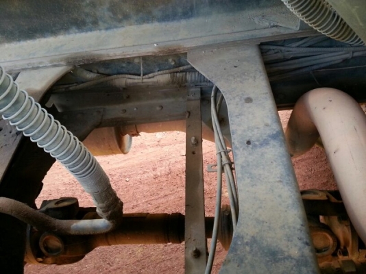 รถอีซุซุ 10 ล้อดั้ม 300 แรงม้า. ปี 53  ( ขายแม่ , ลูก )  , ( รถวิ่ง 3xx,xxx กม. )   สนใจติดต่อ 081 - 6079515