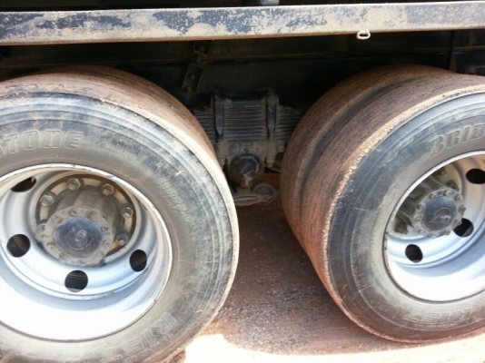 รถอีซุซุ 10 ล้อดั้ม 300 แรงม้า. ปี 53  ( ขายแม่ , ลูก )  , ( รถวิ่ง 3xx,xxx กม. )   สนใจติดต่อ 081 - 6079515