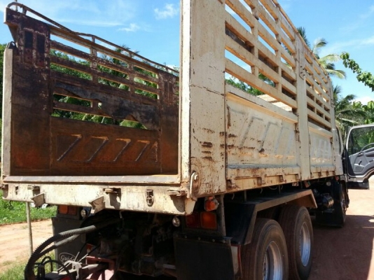 รถอีซุซุ 10 ล้อดั้ม 300 แรงม้า. ปี 53  ( ขายแม่ , ลูก )  , ( รถวิ่ง 3xx,xxx กม. )   สนใจติดต่อ 081 - 6079515