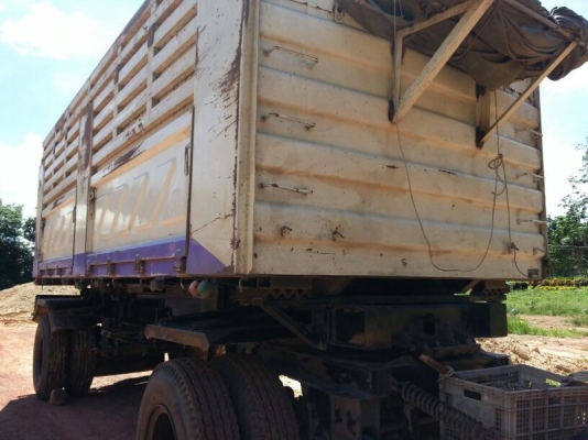 รถอีซุซุ 10 ล้อดั้ม 300 แรงม้า. ปี 53  ( ขายแม่ , ลูก )  , ( รถวิ่ง 3xx,xxx กม. )   สนใจติดต่อ 081 - 6079515