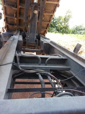 รถอีซุซุ 10 ล้อดั้ม 300 แรงม้า. ปี 53  ( ขายแม่ , ลูก )  , ( รถวิ่ง 3xx,xxx กม. )   สนใจติดต่อ 081 - 6079515