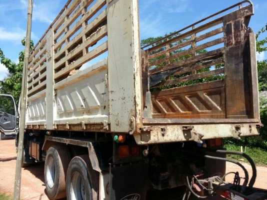 รถอีซุซุ 10 ล้อดั้ม 300 แรงม้า. ปี 53  ( ขายแม่ , ลูก )  , ( รถวิ่ง 3xx,xxx กม. )   สนใจติดต่อ 081 - 6079515