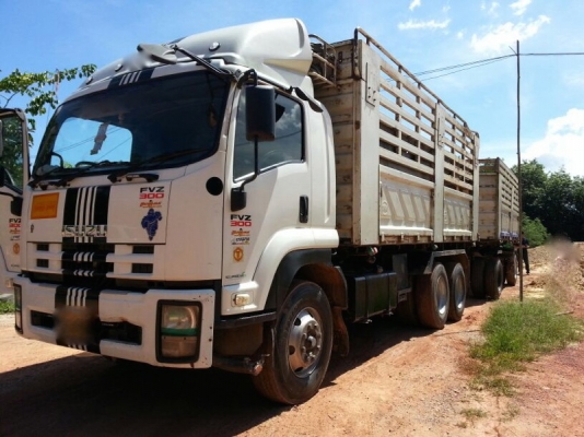 รถอีซุซุ 10 ล้อดั้ม 300 แรงม้า. ปี 53  ( ขายแม่ , ลูก )  , ( รถวิ่ง 3xx,xxx กม. )   สนใจติดต่อ 081 - 6079515