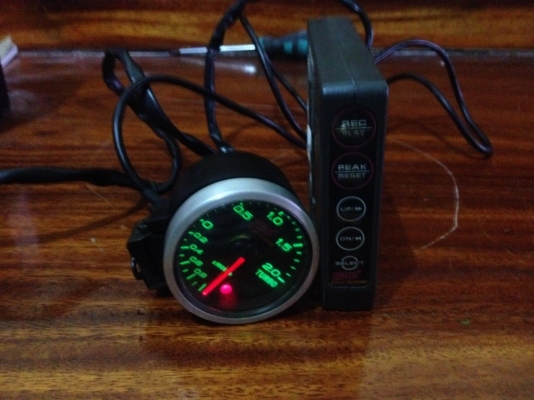 วัดบูส DEFI STI แท้เก่ายุ่นมีกล่องขาดเซนเซอรสภาพใช้งานได้ปกติ