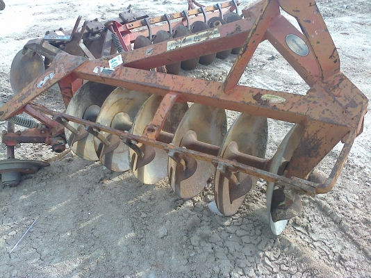 ขายผานไถ  6x26 ตราช้าง สนใจสอบถามได้ จานเต็ม