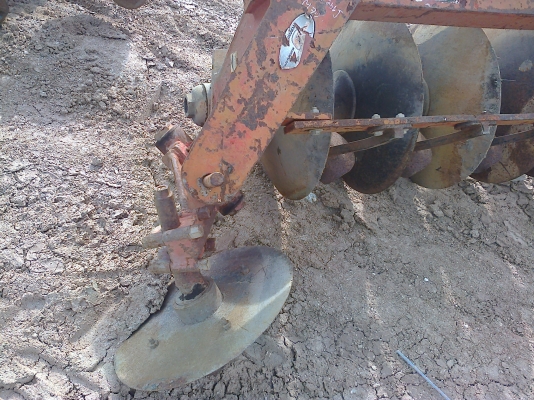 ขายผานไถ  6x26 ตราช้าง สนใจสอบถามได้ จานเต็ม