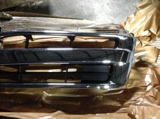 หน้ากระจังโครเมี่ยม ( แท้ 0 ) TOYOTA COMMUTER