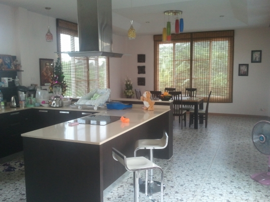 ขายบ้านพร้อมอยู่อาศัยสระว่ายน้ำ