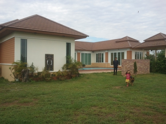 ขายบ้านพร้อมอยู่อาศัยสระว่ายน้ำ