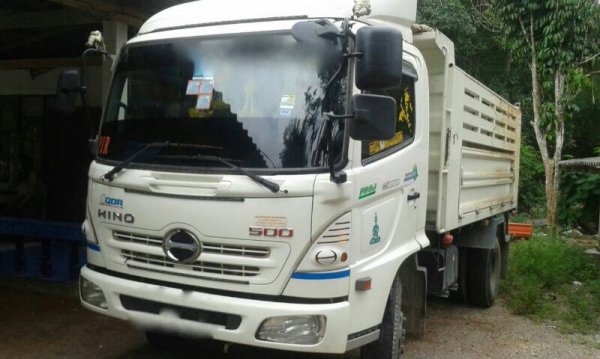 รถฮีโน่ 6 ล้อดั้ม FC9J 175 แรงม้า. ปี 55  สนใจติดต่อ 081 - 6079515