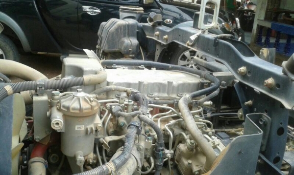 รถฮีโน่ 6 ล้อดั้ม FC9J 175 แรงม้า. ปี 55  สนใจติดต่อ 081 - 6079515