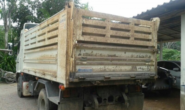 รถฮีโน่ 6 ล้อดั้ม FC9J 175 แรงม้า. ปี 55  สนใจติดต่อ 081 - 6079515