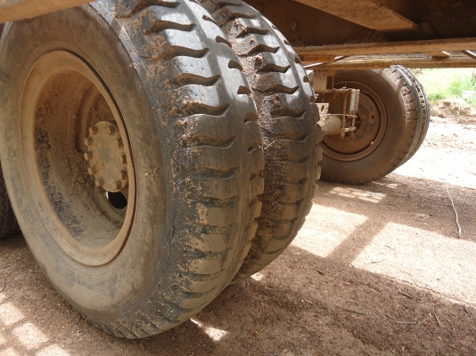 ขายหางโลว์เบสเหล็กสภาพดียาว12เมตร2เพลาไมมีทะเบืยน