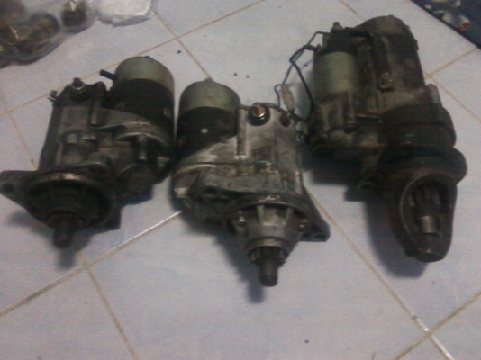 ขายไดสตาร์ท 24 v สำหรับเครื่องดีเซล 6สูป  ขายเหมา 3 ตัว  5000 บาท  ใช้งานได้ปกติ