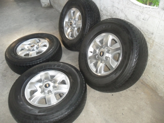 ล้อแม็กเชฟ 16นิ้ว 6รู พร้อมยาง 265/70R16ปี12 สวยๆ 4 ล้อ ราคา 6900 บาท