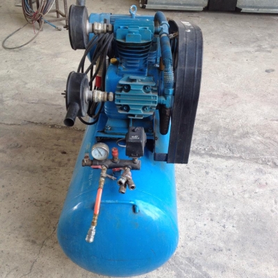 ปั๊มลมมือ 2 ใช้งานได้ดี ขนาด 200 ลิตร 7.5 แรง