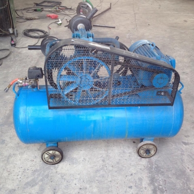 ปั๊มลมมือ 2 ใช้งานได้ดี ขนาด 200 ลิตร 7.5 แรง