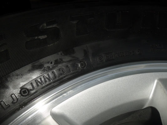 ล้อแม็กเชฟ 16นิ้ว 6รู พร้อมยาง 265/70R16ปี12 สวยๆ 4 ล้อ ราคา 6900 บาท