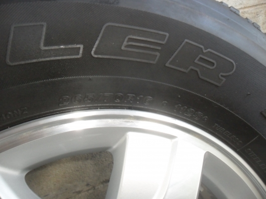 ล้อแม็กเชฟ 16นิ้ว 6รู พร้อมยาง 265/70R16ปี12 สวยๆ 4 ล้อ ราคา 6900 บาท