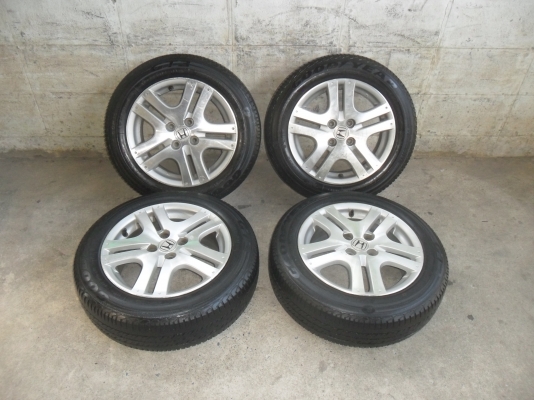 ล้อแม็ก 15นิ้ว 4รู100 Jazz พร้อมยาง สวยๆ 4 ล้อ ราคา 4300 บาท