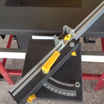 โต๊ะเลื่อยวงเดือนไฟฟ้าปรับองศาเลื่อยได้ ฟรี !!! ค่าจัดส่ง