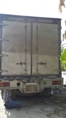 ขายตู้แห้ง 3 บาน สภาพพร้อมใช้ ขายตู้แห้ง 3 บาน สภาพพร้อมใช้