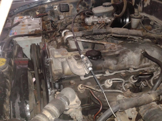 ขายเครื่องยนต์ TOYOTA-1L 2200C.C.+เกียร์5 SPEED+เฟืองท้าย  30,000 บาท