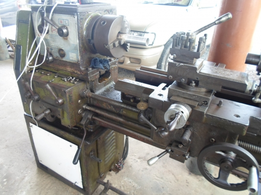 เครื่องกลึง 5 ฟุต 3 เพลา เกียร์บล็อก พร้อมใช้งาน 69,000  ด่วน !!!!!