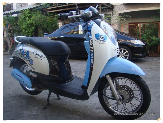 ขาย Scoopy-i ลาย Vivid Me รถบ้านวิ่งน้อยจดปี 54