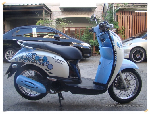 ขาย Scoopy-i ลาย Vivid Me รถบ้านวิ่งน้อยจดปี 54