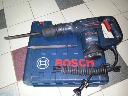 ขายเครื่องสกัดคอนกรีตBOSCHรุ่นGSH3E(650W)ตัวนี้made in germanyสภาพพร้อมใช้งานครับ