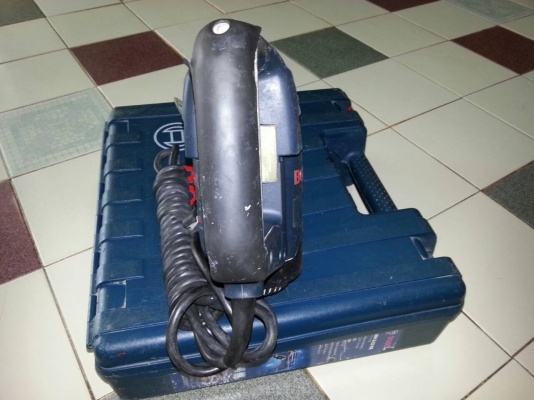 ขายเครื่องสกัดคอนกรีตBOSCHรุ่นGSH3E(650W)ตัวนี้made in germanyสภาพพร้อมใช้งานครับ