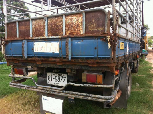 อิซูซุรถห้าง 110 แรงม้า อิซูซุรถห้าง 110 แรงม้า