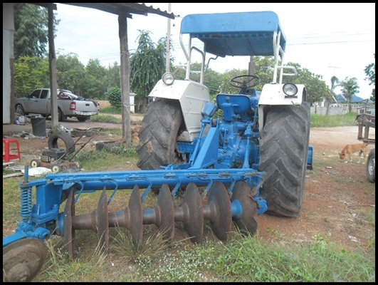 รถไถฟอร์ด 6,6xx T1 สภาพสวยๆ